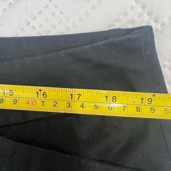 MOSSIMO Plus Size 16 Lady’s Black Walking Shorts, 10.5 Inch Inseam, Preloved - Picture 5 of 8